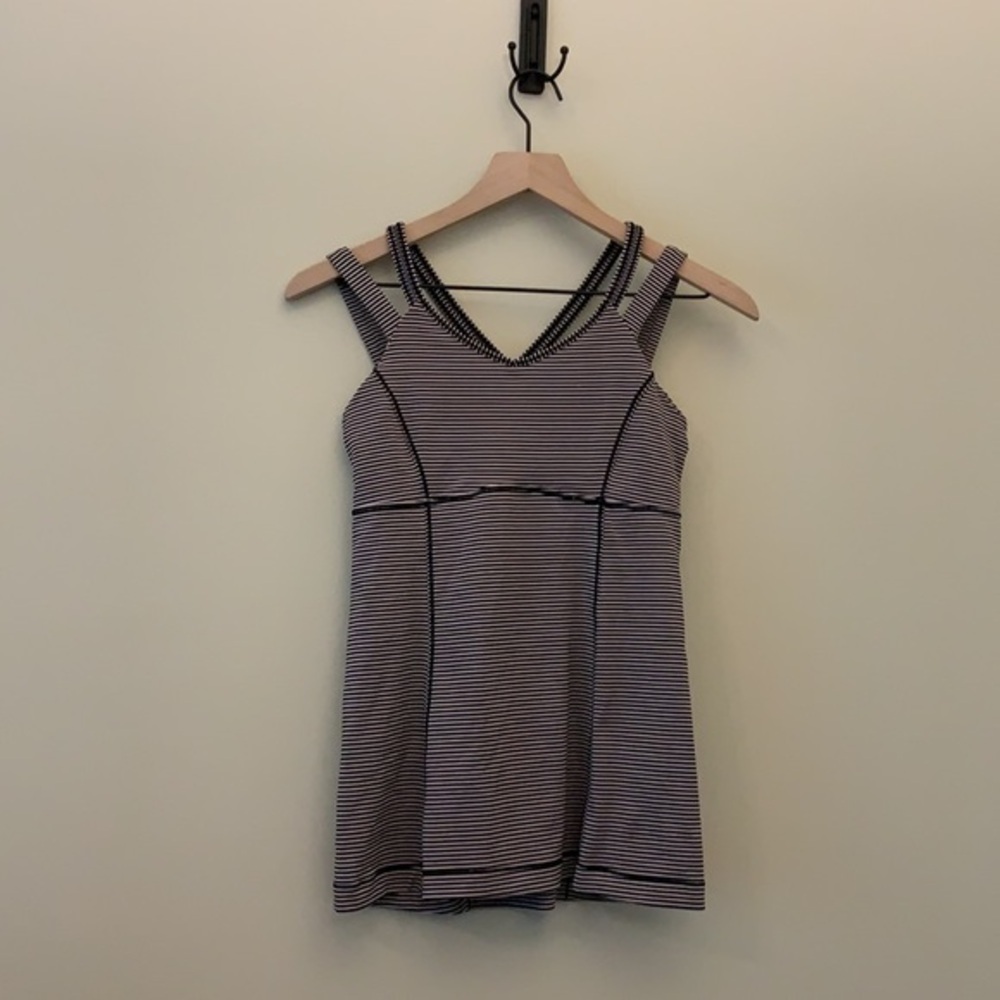 Lululemon Bra Tank, size 6